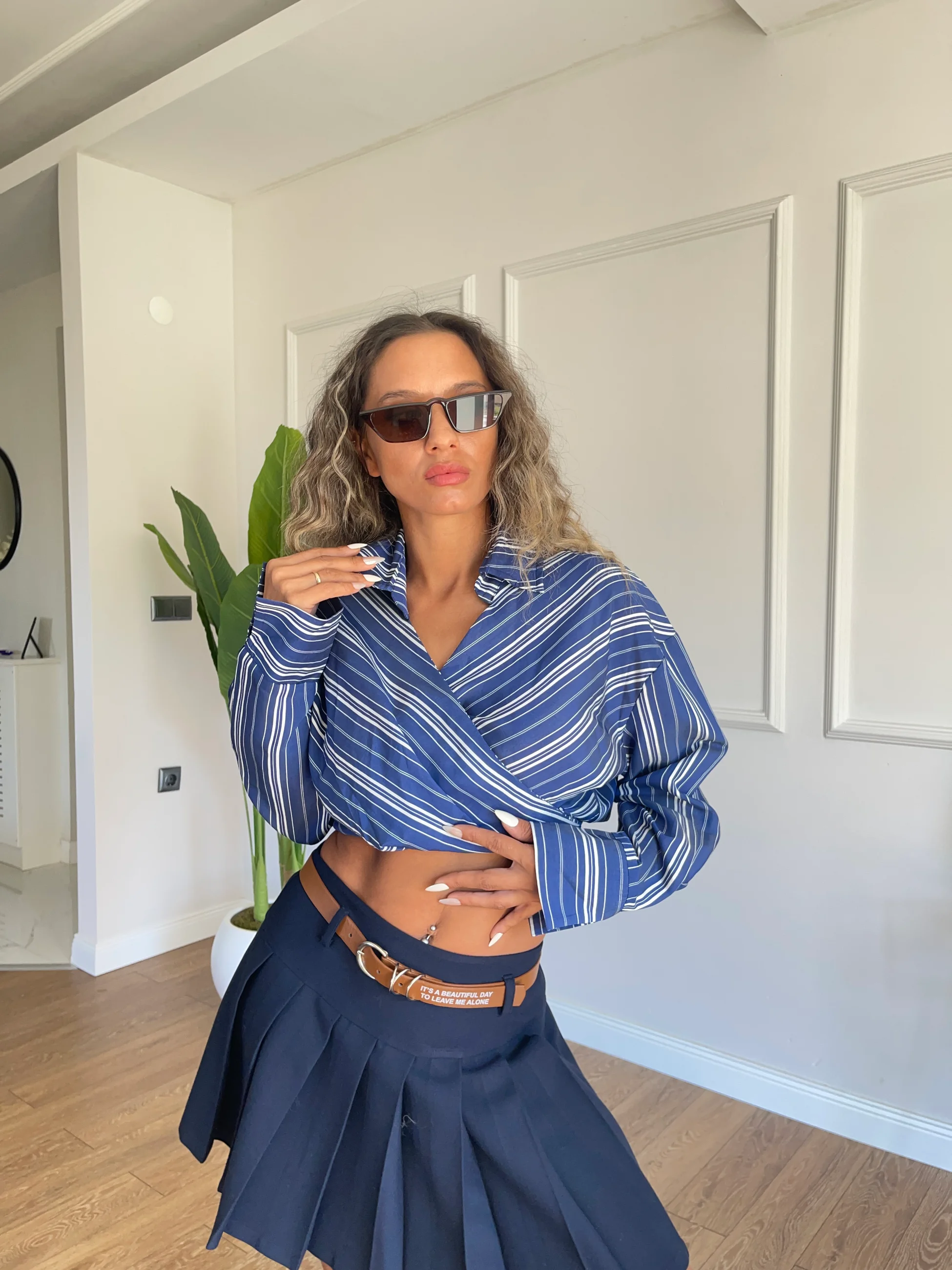 Arkadan Bağlı Kısa Gömlek